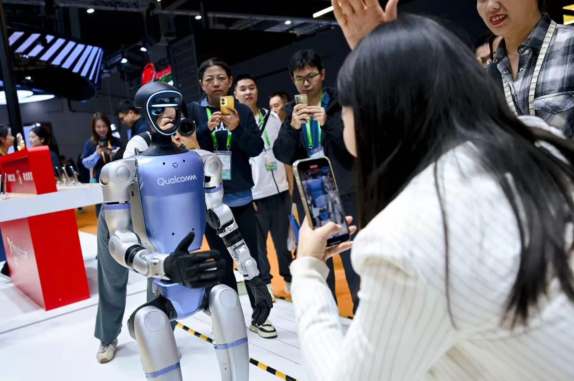 “全勤生”高通进博八年：技术越来越进步，“朋友圈”越来越大，合作伙伴越来越强-第2张图片-