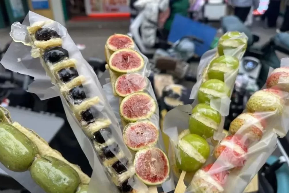 月薪几万，才能吃得起“奶皮子糖葫芦”？-第7张图片-
