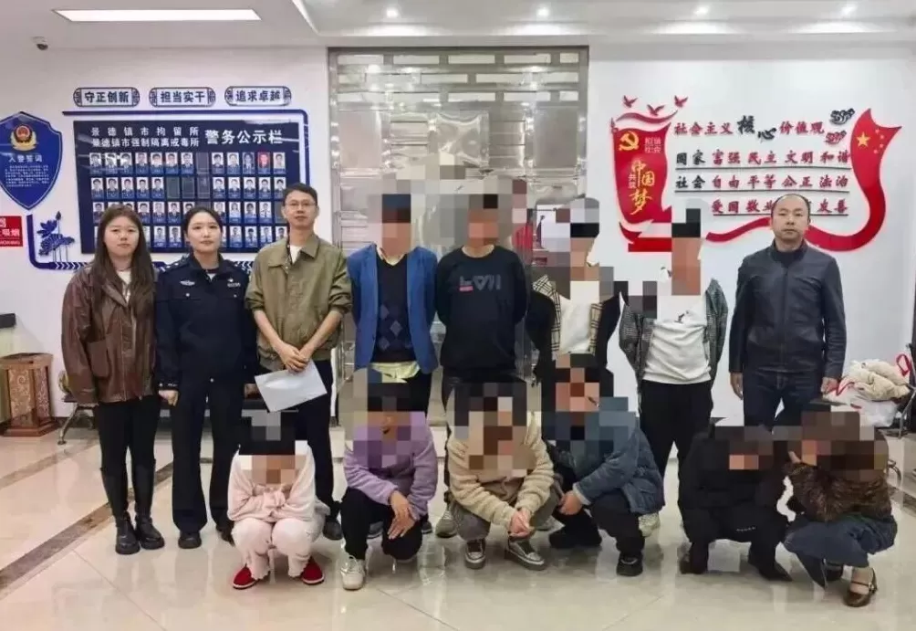将赌场开设在墓地附近，以“九点半天庄”的形式引人参与，还负责专车接送，江西警方回应-第1张图片-