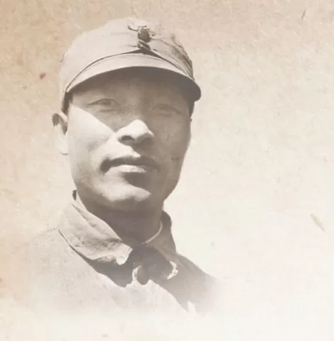 军报记者节刊文缅怀名将彭雪枫：“将来革命胜利了，我要当个新闻记者”-第3张图片-