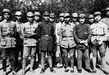 军报记者节刊文缅怀名将彭雪枫：“将来革命胜利了，我要当个新闻记者”-第2张图片-