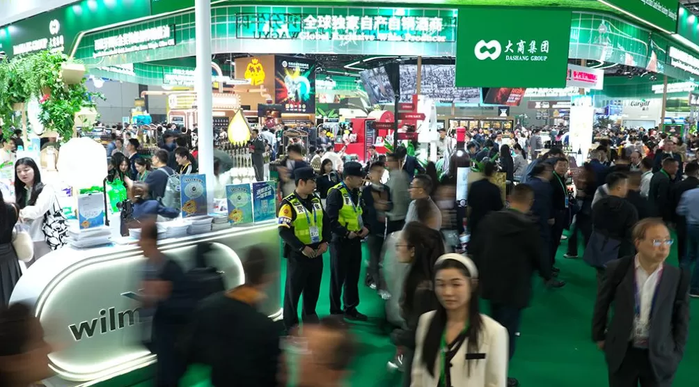 第八届进博会今迎首个社会观众日，警方多举措保障馆内及周边通行-第1张图片-