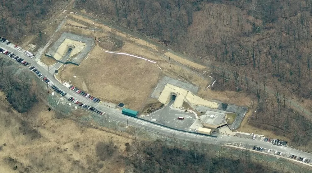 核导弹来袭，总统如何抉择？——影片《炸裂白宫》的核危机叙事与战略忧思-第4张图片-