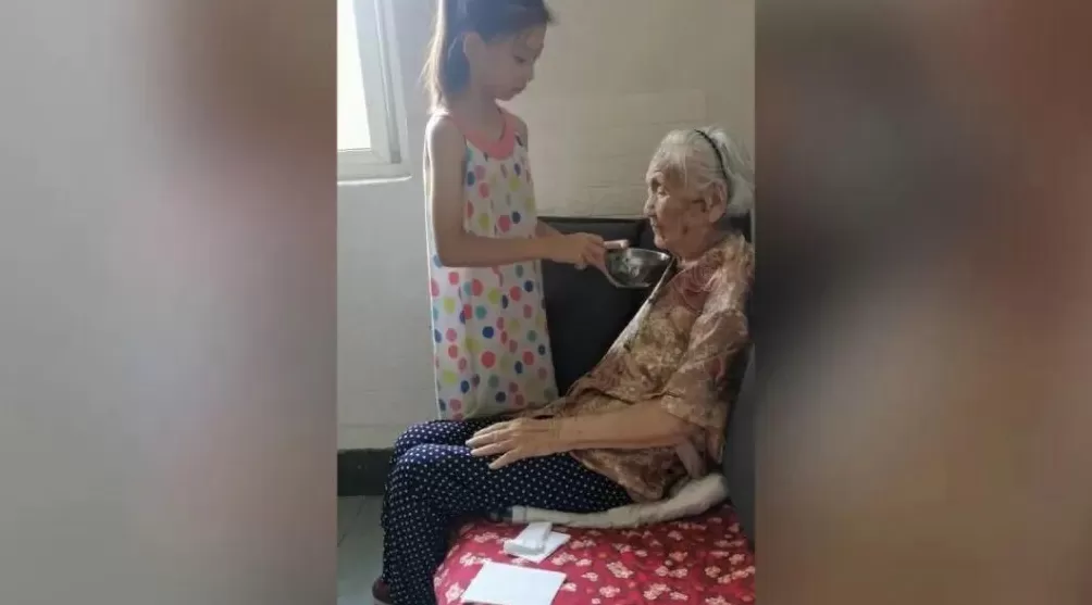 郑州115岁的李陈氏，出生于清朝的“老宝贝”：爱吃肥肉，90岁还为重孙做棉衣-第5张图片-