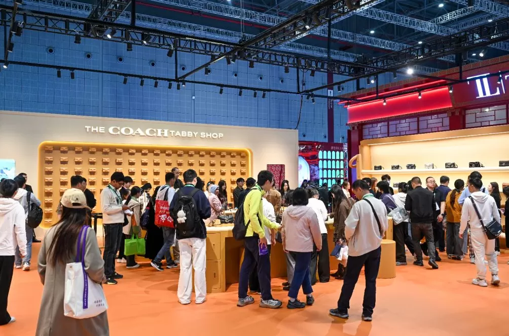 进博直击｜做做运动逛逛街，消费品展区商品琳琅满目又新又酷-第9张图片-