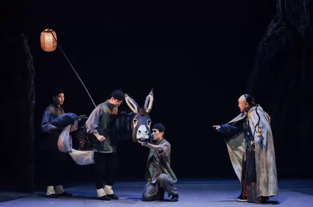 《枝叶关情·郑板桥》：何冰主演，展现多面的郑板桥形象-第3张图片-