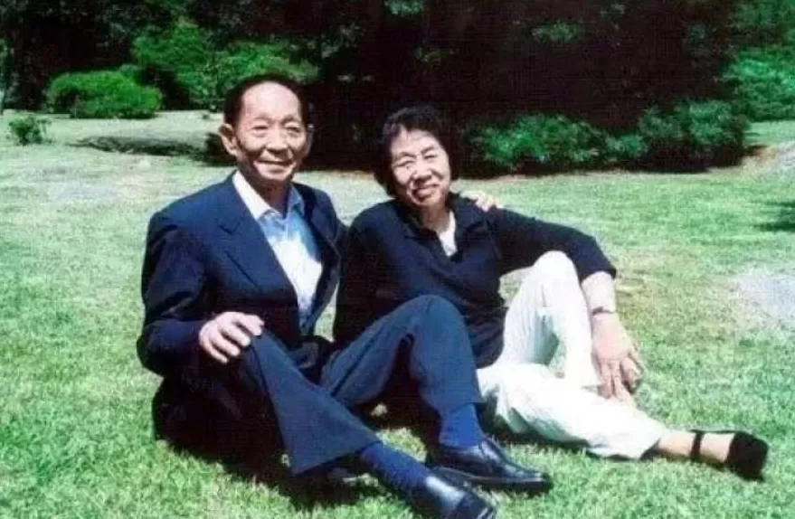 袁隆平夫人邓则访问隆平产业学院，该学院经授权使用“隆平”作名称-第2张图片-