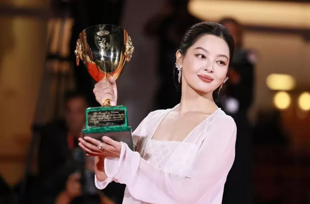 郝蕾白百何，曝光电影圈的幕后运作-第5张图片-