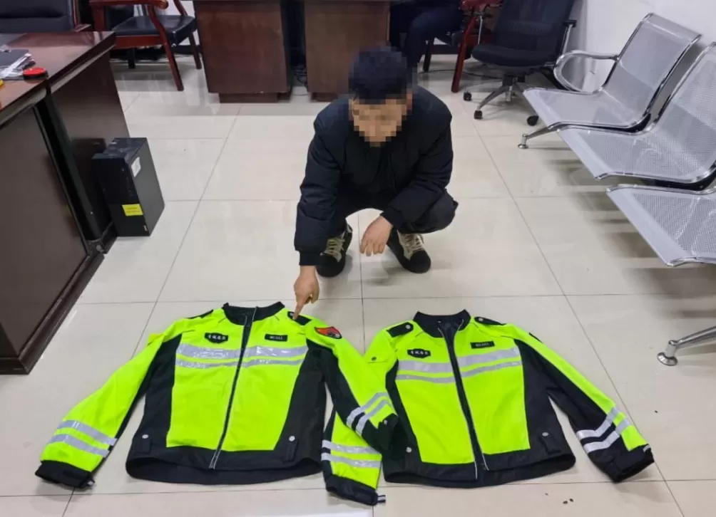 8人穿仿制警服开摩托车充当婚庆车队-第2张图片-