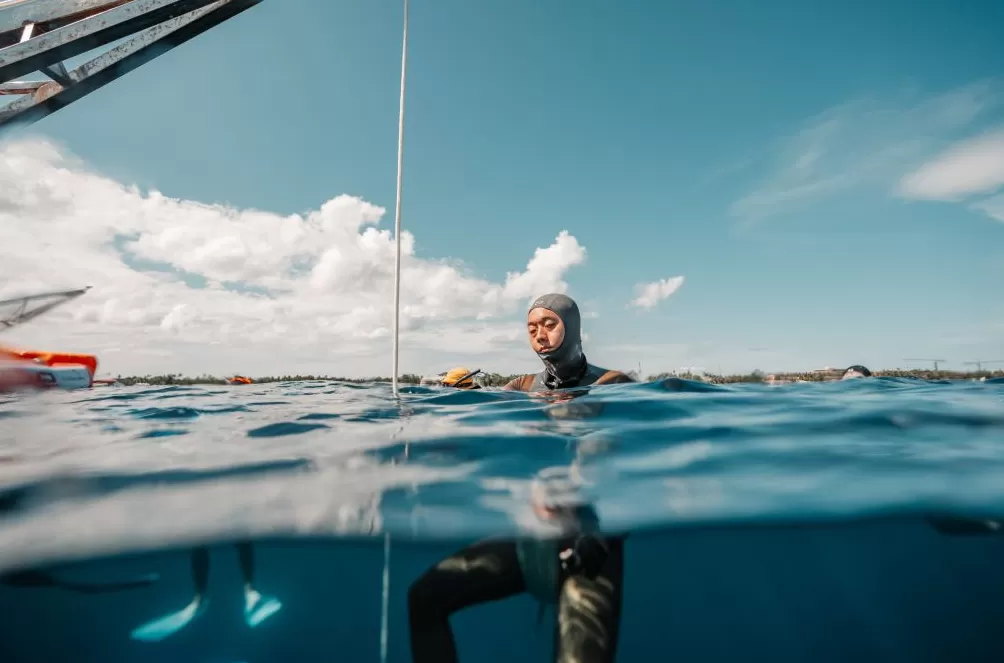 在海下百米感受“活着”的人-第1张图片-