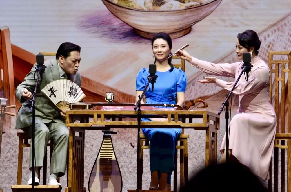 看完电影再来听评弹，评弹版《菜肉馄饨》也包好上桌了-第8张图片-