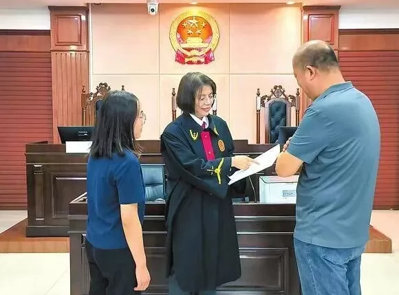 储户存款“不翼而飞”气得打官司，为何又当庭撤诉？-第2张图片-