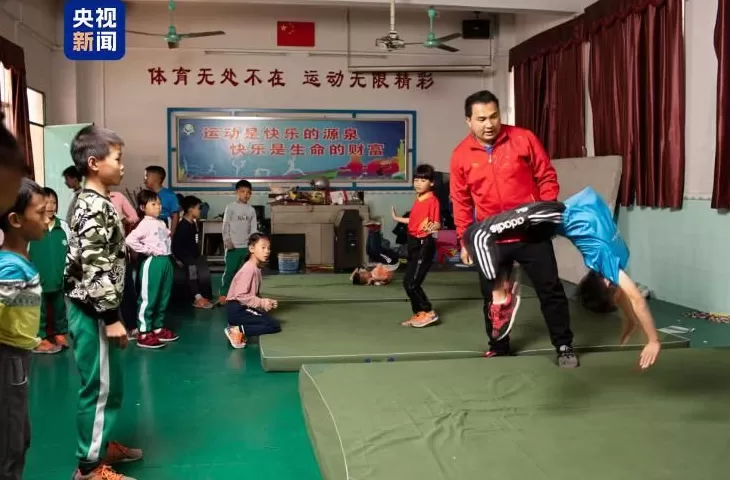 唯一非运动员火炬手，为何是他？-第6张图片-