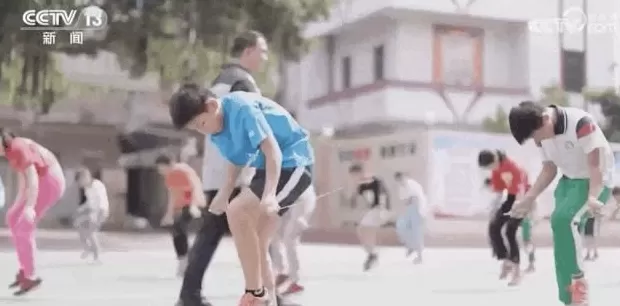 唯一非运动员火炬手，为何是他？-第5张图片-