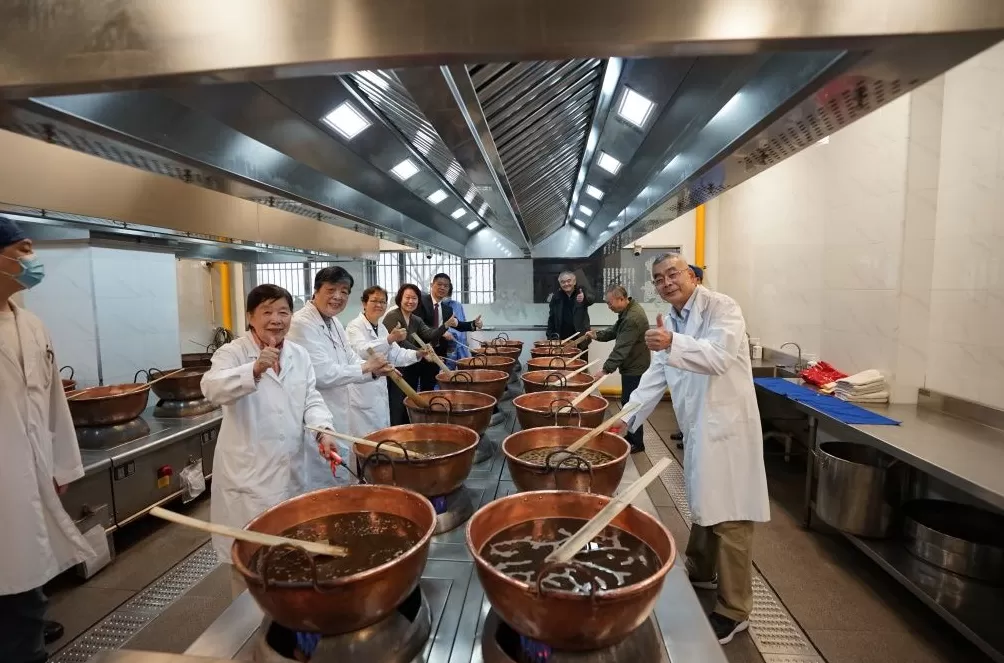 立冬时节多家沪上中医院开炉熬膏，海派膏方有何功效？-第2张图片-