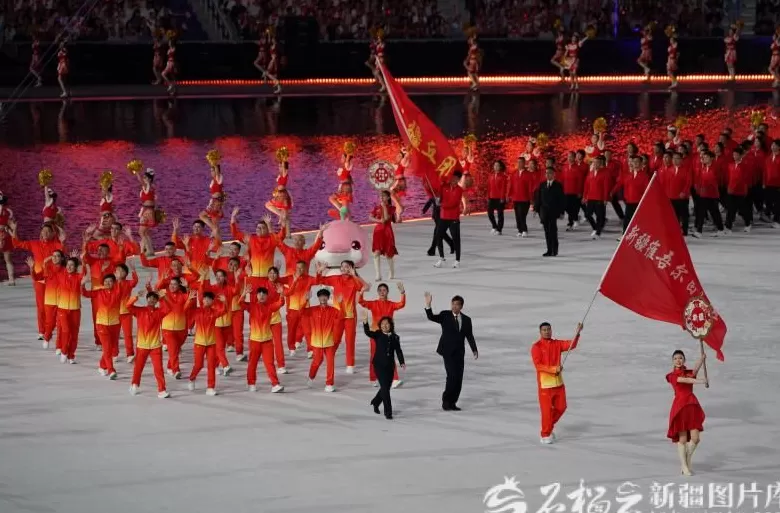 山海同辉梦想同行——第十五届全国运动会开幕式上的新疆印记-第2张图片-