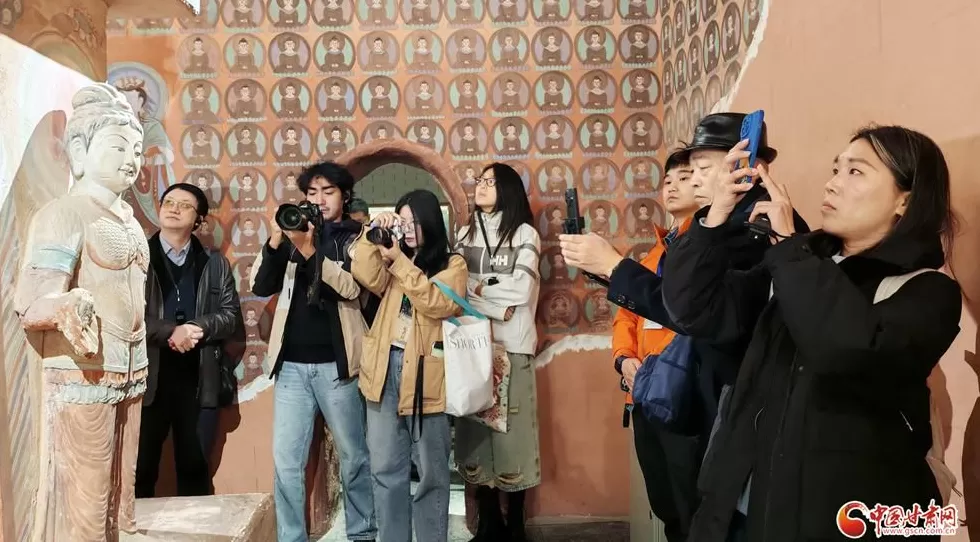 【何以中国·壁画里的中国】丹青载道壁上华章-第7张图片-