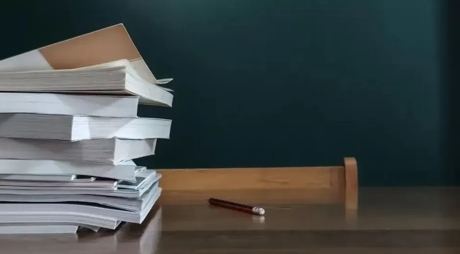 “卡”在体面线上的临聘教师-第2张图片-