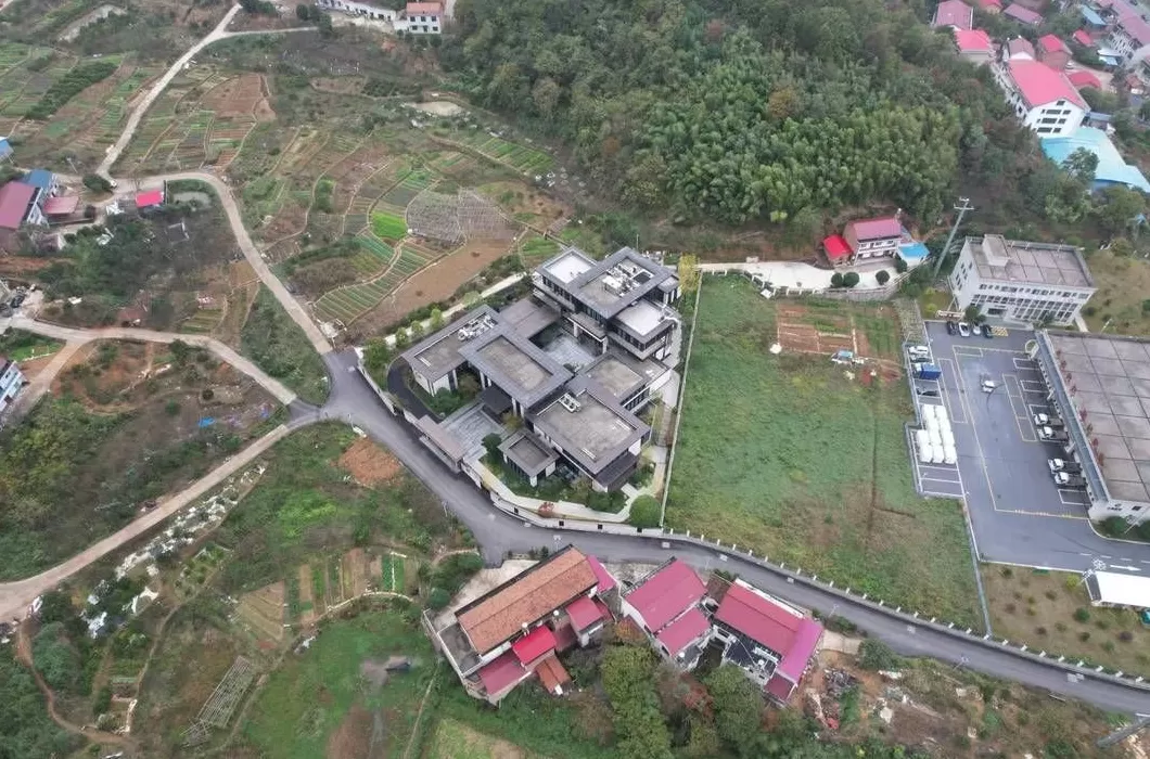 五千平方米别墅酒店建在耕地上？衡阳一镇政府：是县烟草局土地-第1张图片-