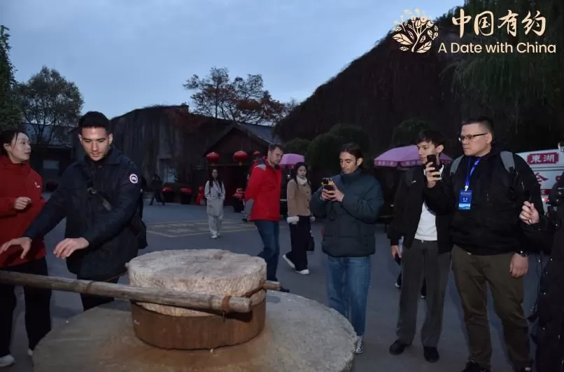 中国有约丨千年醋韵看国际友人解锁山西老陈醋的“味觉密码”-第4张图片-