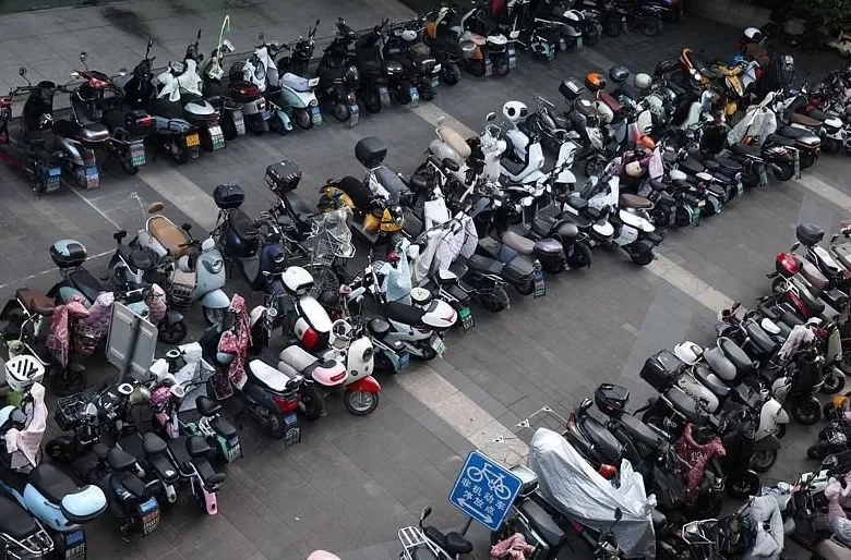 电动车与机动车发生事故责任如何划分？最高法征求意见-第2张图片-