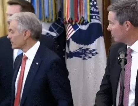 川普大药房：减肥药打2折，让美国人减重5600万公斤-第1张图片-