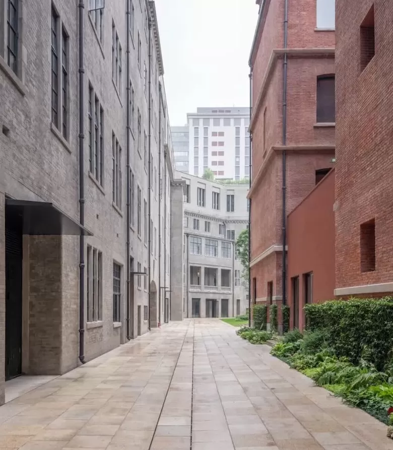 在改造后的老市府大楼，看陈毅办公旧址与艺术展览-第9张图片-