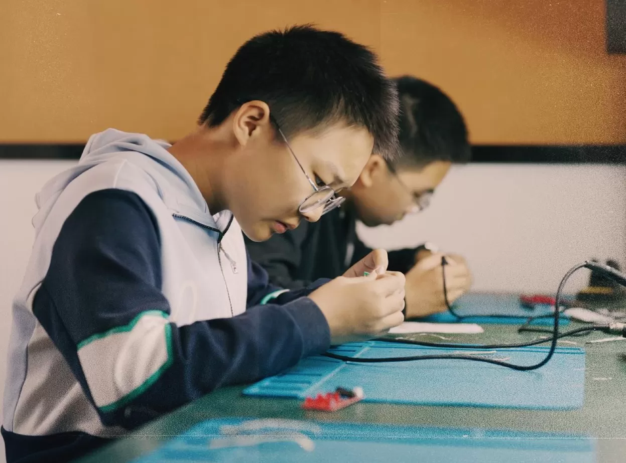 俞浩基金会“灯塔计划”：教育公益如何实现“输血”到“造血”的跨越？-第2张图片-