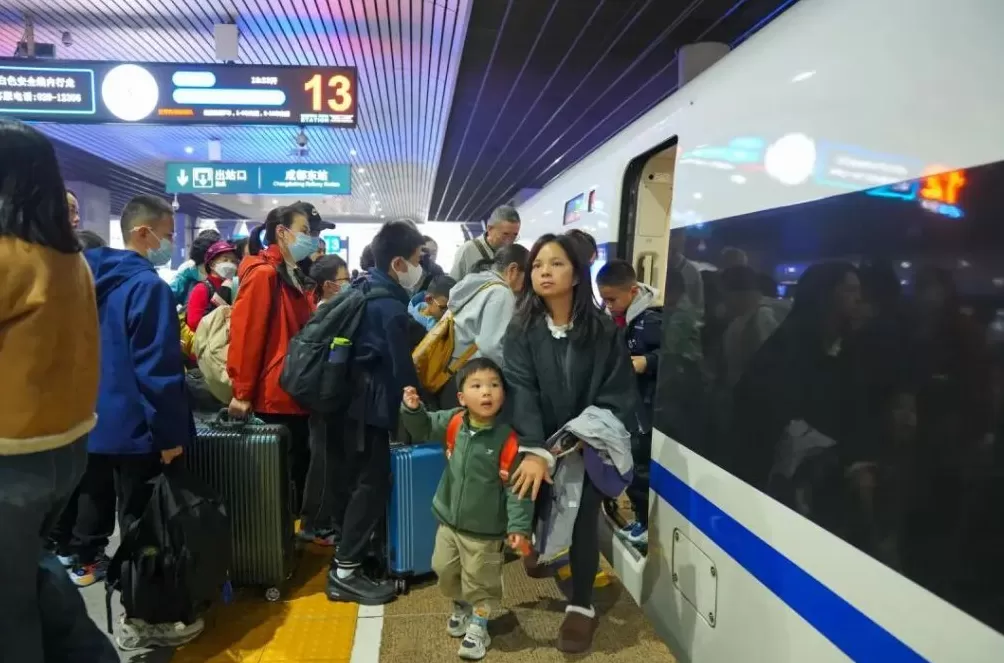 城事｜秋假首日，各地小朋友都在做什么？-第7张图片-