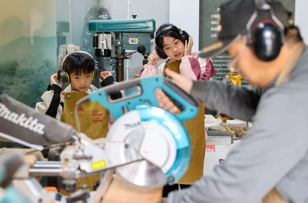 城事｜秋假首日，各地小朋友都在做什么？-第16张图片-