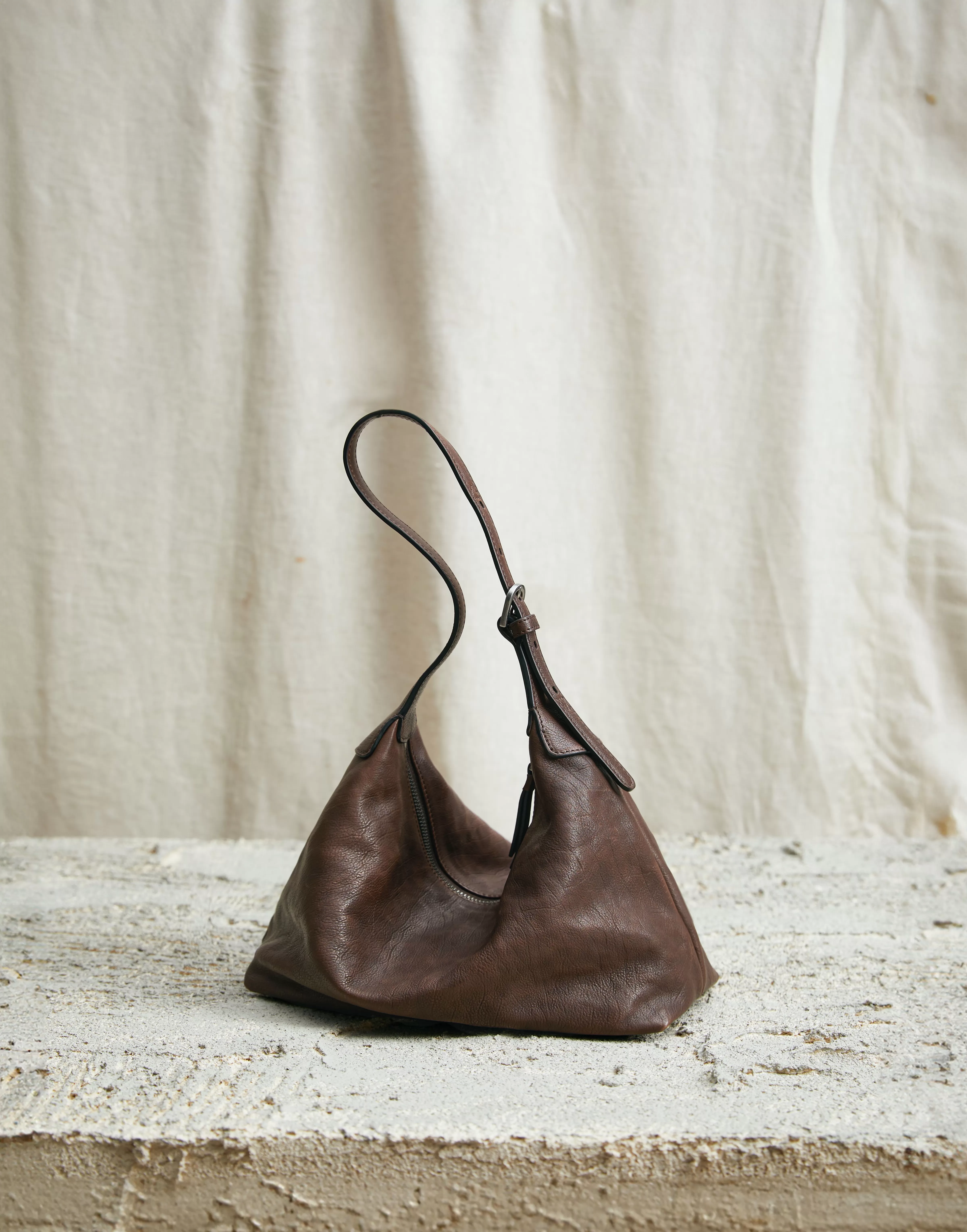 裘真背靠珠三角工厂，一举反超国际轻奢包袋品牌｜打开新国货精品篇章 ①-第6张图片-