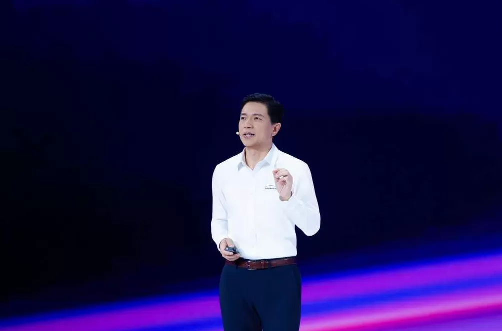 李彦宏：不管芯片厂商赚多少钱，芯片上的模型要产生十倍价值应用要创造百倍价值，这才健康-第1张图片-