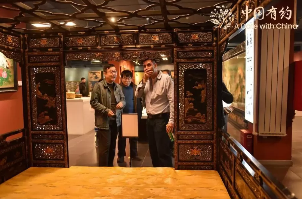 中国有约｜平遥推光漆器：让国际友人读懂中国传统工艺的坚守与传承-第7张图片-