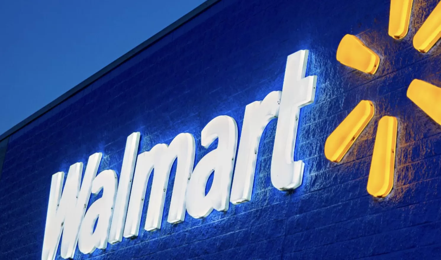 瑞士卷包装盒里被指有活虫，沃尔玛门店：已协调退货处理-第2张图片-