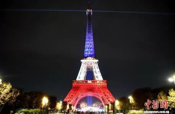 巴黎系列恐怖袭击十周年法国举办悼念活动-第1张图片-