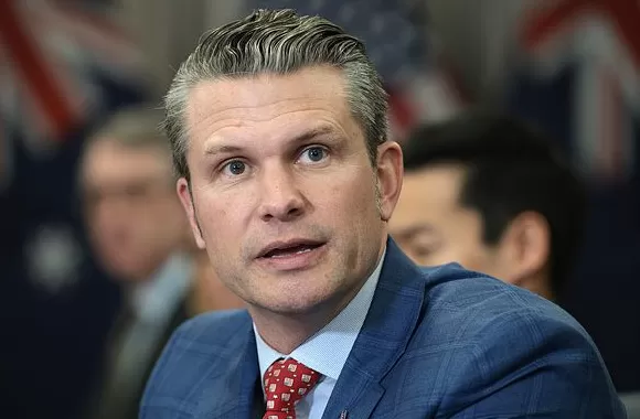 号称打击贩毒，美防长宣布启动“南方之矛”行动-第1张图片-