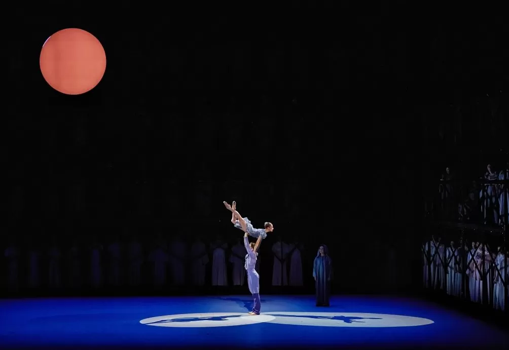 超300位演员同台,港芭《布兰诗歌》收官“大湾区文化周”-第1张图片- 超300位演员同台,港芭《布兰诗歌》收官“大湾区文化周”-第1张图片-