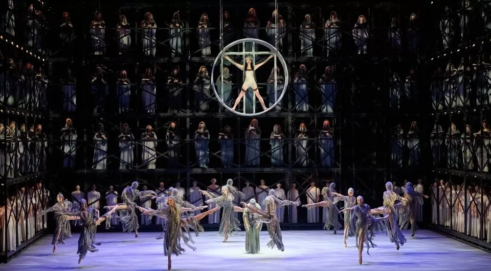 超300位演员同台,港芭《布兰诗歌》收官“大湾区文化周”-第2张图片- 超300位演员同台,港芭《布兰诗歌》收官“大湾区文化周”-第2张图片-