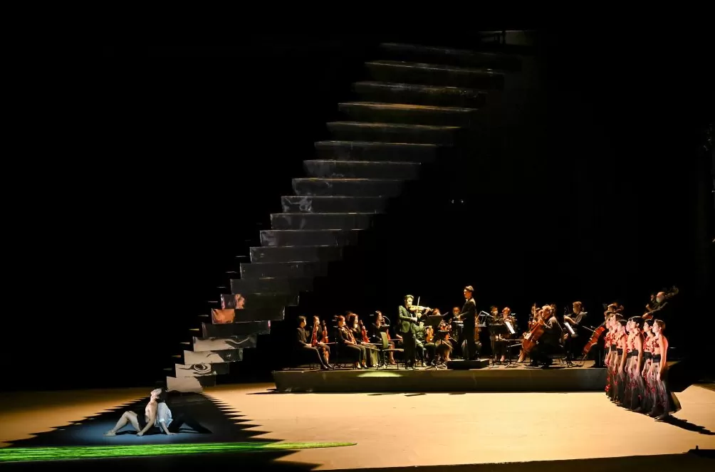 超300位演员同台,港芭《布兰诗歌》收官“大湾区文化周”-第7张图片- 超300位演员同台,港芭《布兰诗歌》收官“大湾区文化周”-第7张图片-