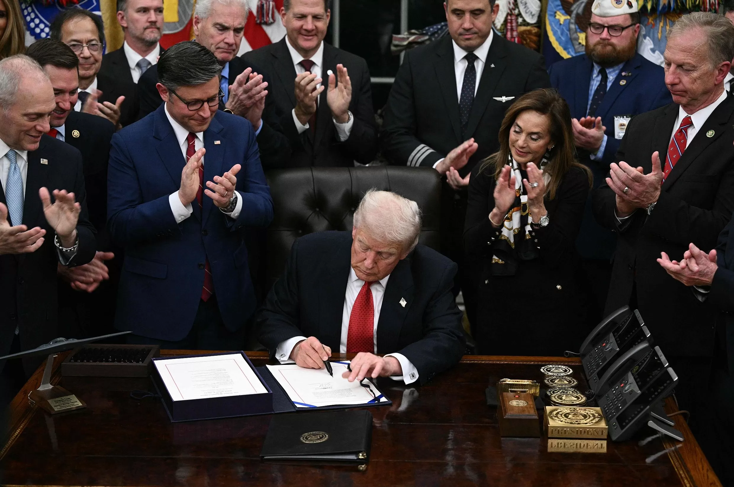 政府停摆致关键参考数据缺失，美联储12月降息预期骤降-第1张图片-