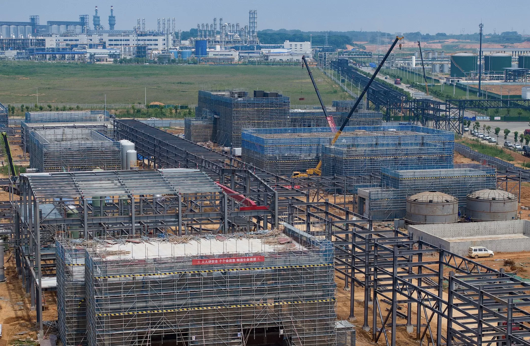 前10月固定资产投资降幅扩大，政策支持下投资端有望迎来修复-第1张图片-