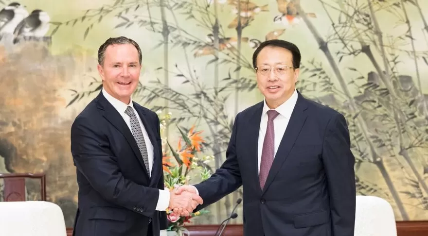 龚正市长会见美国3M公司全球首席执行官，希望公司深度参与“五个中心”建设-第1张图片-