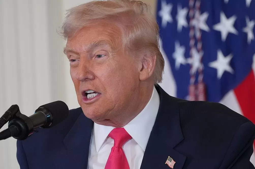 特朗普再就爱泼斯坦案表态：这是民主党的问题-第1张图片-