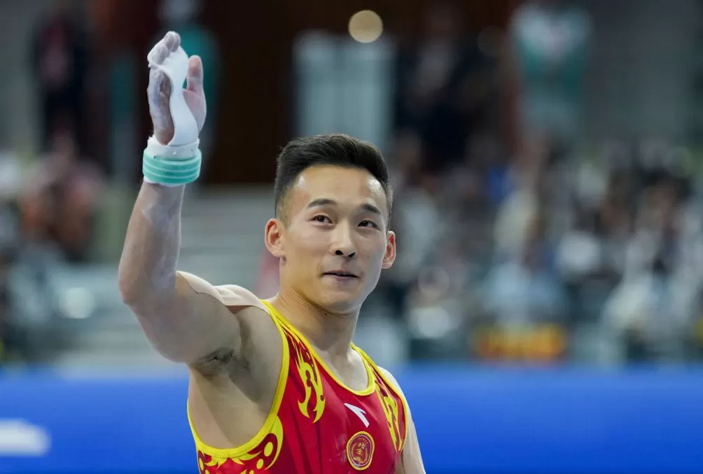 肖若腾夺得全运会体操男子个人全能冠军，张博恒失误获银-第2张图片-