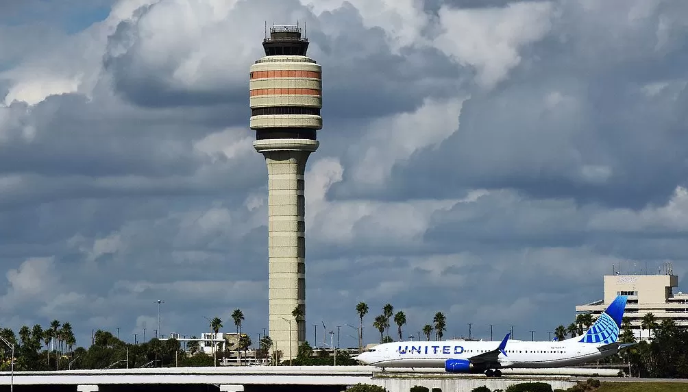 美国部分空管人员获补发“停摆”期间七成薪资-第1张图片-