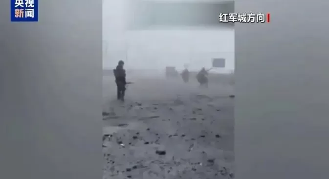 俄军大部队开入红军城，乌东重镇迎来“终极一战”-第1张图片-