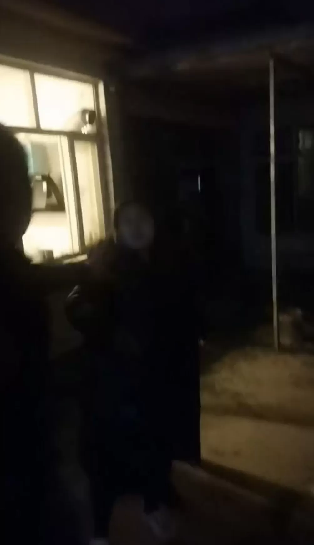 山西“狗咬人被摔死”命案调查：纠纷如何升级，“反杀”是否防卫过度？-第3张图片-