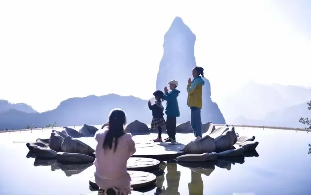 中小学秋假火了亲子游，四川、浙江多景区因游客量饱和限流-第2张图片-