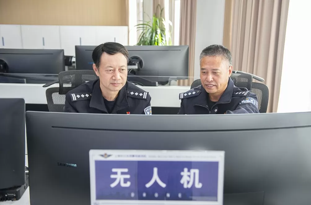 上海警方严查无人机“黑飞”:查处案件2526起,集中在景区和网红打卡点-第1张图片- 上海警方严查无人机“黑飞”:查处案件2526起,集中在景区和网红打卡点-第1张图片-