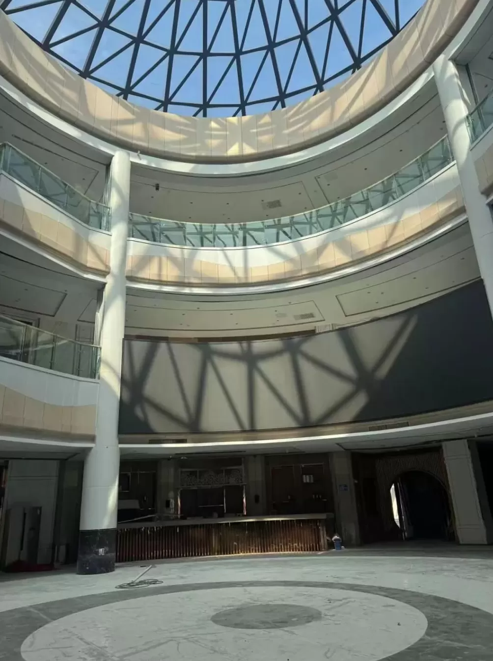 这些霸总富婆，救活郑州烂尾楼-第4张图片-